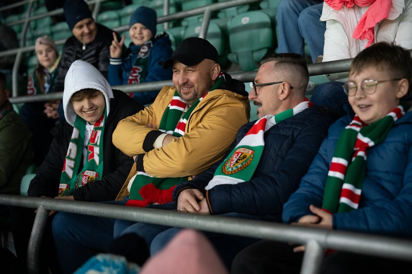 Kibice na meczu Śląska z Widzewem (2 marca 2024) na Tarczyński Arenie
